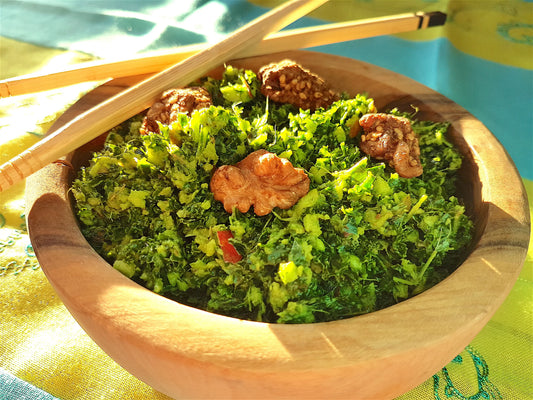 Der ultimative Grünkohlsalat mit aktivierten Walnüssen