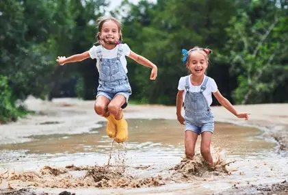 Natur-Defizit-Syndrom, Spielen in der natur